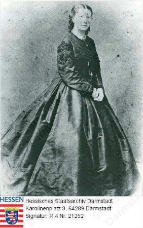 Battenberg, Julie Prinzessin v. geb. Gräfin v. Hauke (1825-1895) / Porträt, stehend, Ganzfigur
