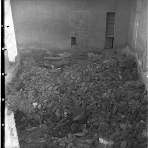 Negativ: Ruine, Wartburgstraße 41, 1951