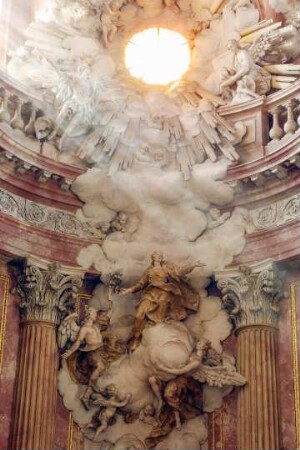 Frankreich. Alsace. Bas Rhin. Guebwiller. Eglise Notre Dame innen
