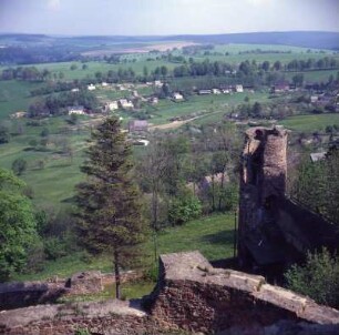 Erzgebirge. Frauenstein : Frauenstein. Erzgebirge. Blick von der Burgruine nach Kleinbobritzsch