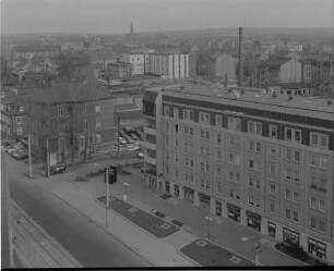 Dresden-Neustadt. Blick vom Hochhaus (Sächsische Staatsbank, später Verwaltungsgebäude der Dresdner Verkehrsbetriebe) nach Nordosten über die Königsbrücker Straße