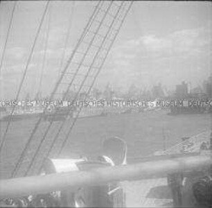 Anlegestelle der "Hamburg-American Line (HAPAG) und des North German Lloyd (NDL), New York