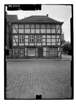 Grabow, Marktstraße 14. Wohnhaus mit Läden (18. Jh.). Straßenfront