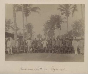 Karawanen-Leute in Bagamoyo