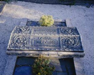 Grab des Oskar Haussmann, gestorben 1905