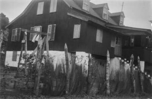 Wohnhaus : Mehrstöckiges Haus eines niedeländischen Kaufmanns in Robertsport.
