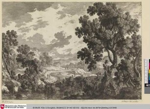 [Landschaft mit See und Bäumen und einigen Wanderern]
