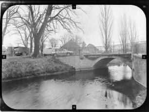 Magdala-Göttern. Straßenbrücke über die Magdel