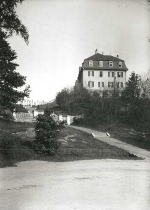 Bautzen, Albert-Schweitzer-Straße 7. Ritterschaftliches Internat (später Kindergarten). Ansicht von Südosten