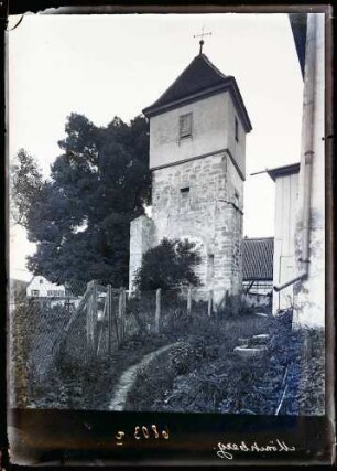 Kirchturm von drei verschiedenen Seiten, romanisch
