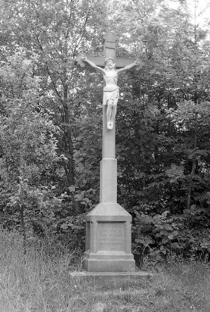 Wegekreuz ('Rotes Kreuz') (Wegekreuz); Hünfeld, Markbacher Brand