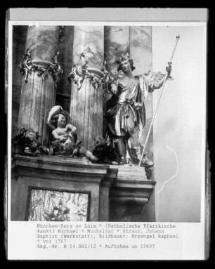 Skulpturale Ausstattung rechts — Erzengel Raphael