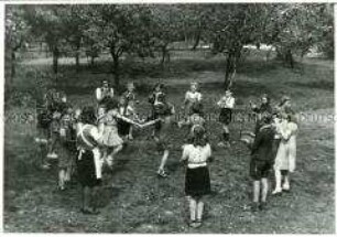 Kindergartenspiele im Freien