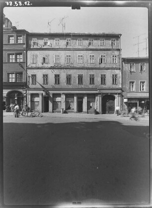 Torgau, Salvador-Allende-Straße (Bäckerstraße) 4. Wohnhaus mit Laden (Bezeichnung 1816, HO-Imbiß). Straßenfront