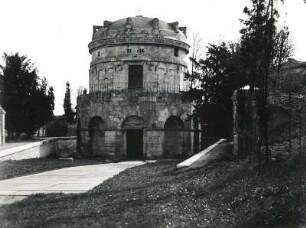Ravenna. Grabmal des Theoderich (501/525)