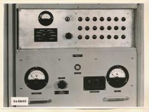 Fernsehsender HF 2832, Teilansicht 3. Schrank Mitte, geschlossen, Foto 1954