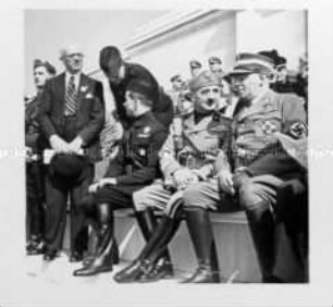 Raumbildband. Reichsparteitag der Arbeit. 100 Bilder. Appell des Reichtsarbeitsdienstes. Die italienische Abordnung.