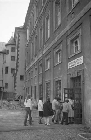 Unterbringung von Teilen des Markgrafen-Gymnasiums in der Karlsburg