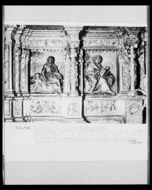 Hochaltar, Sockelgeschoss: Evangelisten Matthäus und Johannes