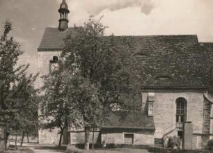 Jahna-Pulsitz : Dorfkirche St. Gotthard, Kirche von Süden