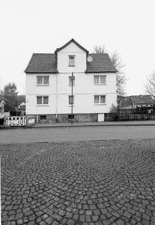 Wohnhaus; Kaufungen, Leipziger Straße 271