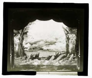 Bühnenbild: Götterdämmerung, Festspielhaus Bayreuth: Ansicht Bühnenbild, Einsturz der Gibichungenhalle