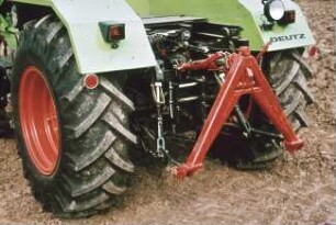 Fotografie: Traktor, Dreipunktaufhängung, Weiste- Dreieck, Systemtraktor