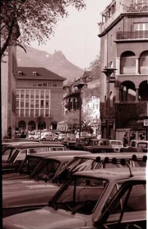 Bozen, Bolzano: Durchblick zum Waltherplatz
