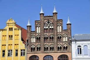Stralsund - Giebel am Markt : Hausgiebel am Markt. Aufgenommen am 21. April 2011 in Stralsund