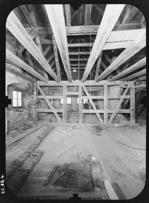 Ranis. Burg (Erwähnung 1199, 13./14. Jh.). Dachboden
