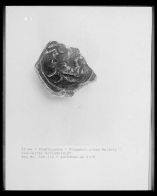 Fragment eines Reliefs - vielleicht Schlußstein?
