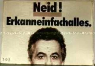 Transparent zur Demonstration auf dem Berliner Alexanderplatz vom 4. Nov. 1989 "Neid! Erkanneinfachalles."