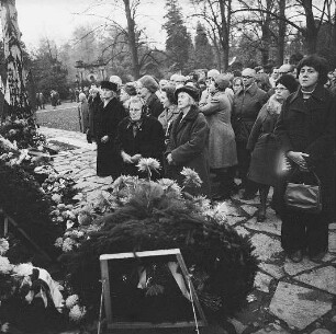 Johannisfriedhof Dresden, Einweihung einer Gedenkstätte für polnische und tschechische Staatsbürger, die in den Jahren des Faschismus in Deutschland (Dresden) ums Leben kamen