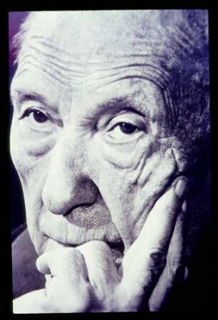 Adenauer † 19.4.67.