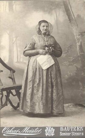 Tracht aus Malschwitz : Kleidung - Truhentracht. Ort: Malešecy / Malschwitz. Frau.