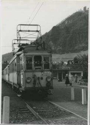 Siebengebirgsbahn von Bonn Honnef nach Bonn im Bahnhof Rhöndorf