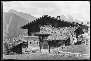 Österreich, Zillertaler Alpen. Weiler Emberg zwischen Brandberg und Steinerkogelhaus