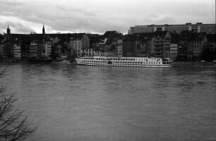 Basel: Hotel-Schiff, Helvetia, am Kai