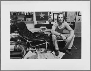 Olaf Dinné in seinem Arbeitszimmer, Bremen