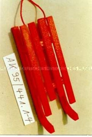 Seiffener Christbaumschmuck: 4 Schlitten, rot