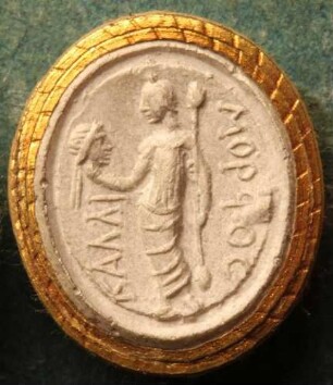 Thalia, mit einer komischen Maske und einem Thyrsos (Daktyliothek, Supplement)