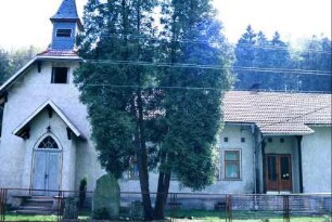 Dorfkirche und Kindergarten, ehemals Schule