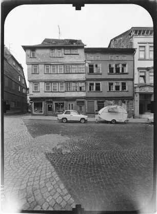 Mühlhausen, Obermarkt 19/18. Wohnhäuser mit Läden. Straßenfront