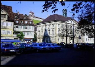 Esslingen: Marktplatz mit Polizeidirektion und Weinberg mit Wehrgang der Burg