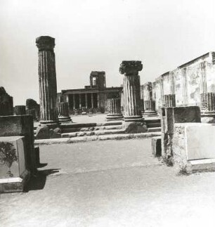 Pompeji. Basilika (200ante/151ante). Blick nach Westen mit Tribunal