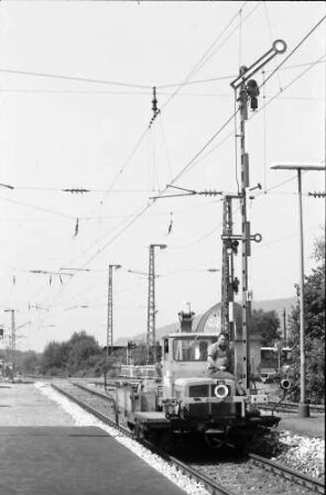 Bahnhof [?]; Schienenfahrzeug
