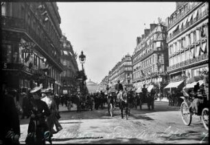Paris. Avenue de l'Opéra, festlich geschmückt anlässlich des Besuchs des Königs von Spanien
