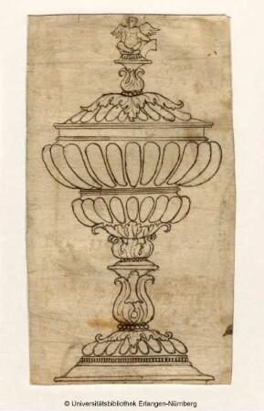 Pokal; auf dem Pokal sitzender geflügelter Putto, der mit der Linken einen Schild hält