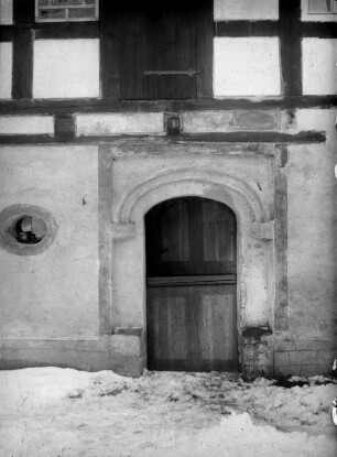 Sitznischenportal am Hiemann-Gut Nr. 70