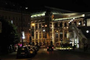 Wien - Staatsoper : Blick auf einen Seitenflügel der Staatsoper am Abend. Wien, 2008